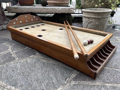 Vecchio biliardo tavolo - vecchio,